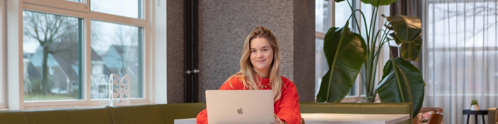 Claire meldt zich aan voor de Job Alert 