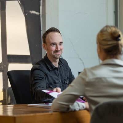 Detacheren of vast in dienst? Zo maak je de juiste keuze