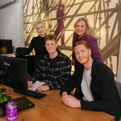 Wat doet een administratief medewerker? Taken, salaris en doorgroeimogelijkheden in 2026